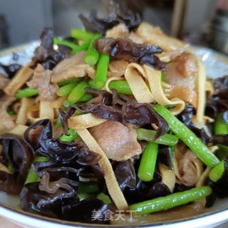 豆皮木耳炒蒜苔的做法步骤：17