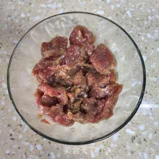 香菜牛肉燕麦粥的做法步骤：1