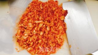 辣白菜鱿鱼炒饭的做法步骤：3