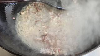 辣白菜鱿鱼炒饭的做法步骤：4