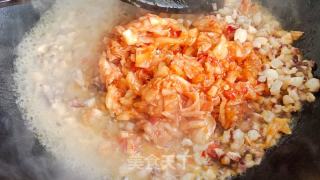 辣白菜鱿鱼炒饭的做法步骤：5