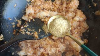 辣白菜鱿鱼炒饭的做法步骤：8