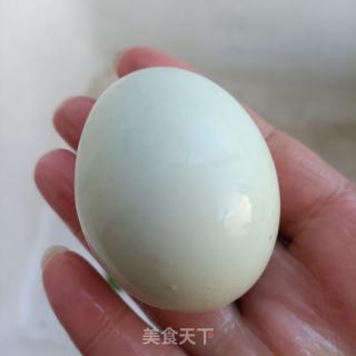 鸡蛋虾仁炒熟菠菜杆的做法步骤：3