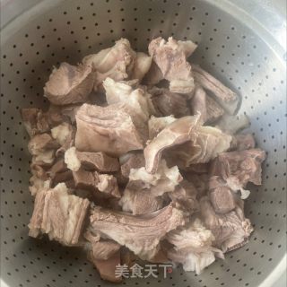 山药羊肉汤的做法步骤：2