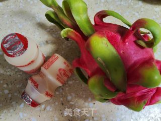 火龙果奶昔的做法步骤：1