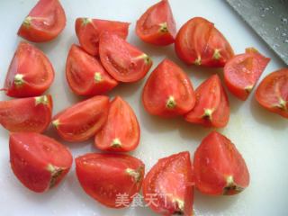 蛋饺花菜番茄汤的做法步骤：2