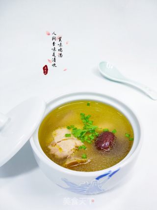 鲜美鸡汤的做法步骤：1