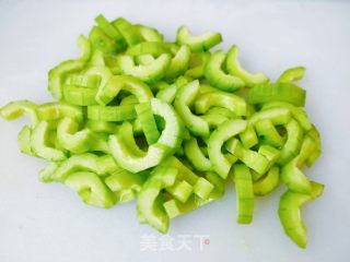 翡翠虾仁的做法步骤：6
