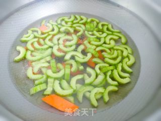 翡翠虾仁的做法步骤：7
