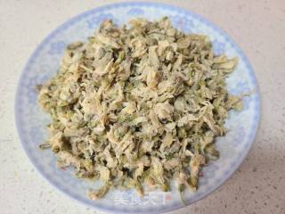 蒜炒蒸槐花的做法步骤：2