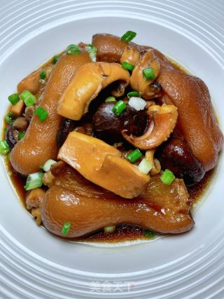 墨鱼煲猪脚的做法步骤：16