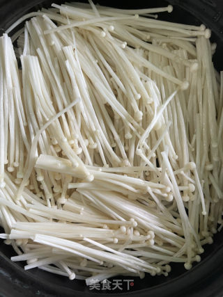 金针菇酿豆腐煲的做法步骤：9
