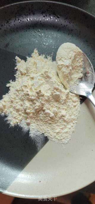 干煎多春鱼的做法步骤：2