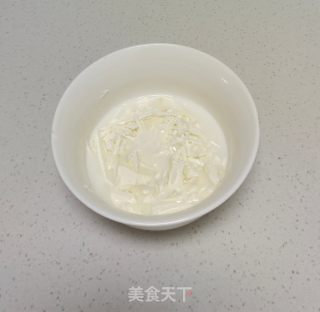 全蛋海绵蛋糕的做法步骤：1