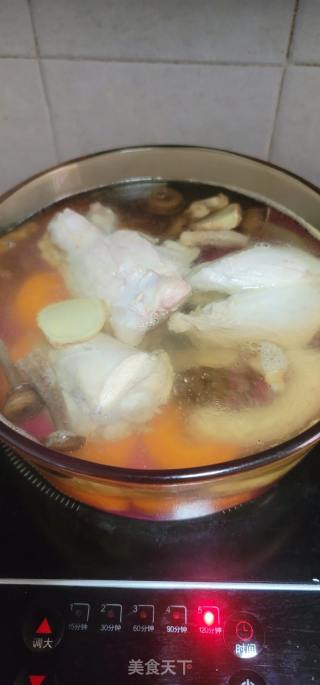 鹿茸菇山药鸡架汤的做法步骤：9