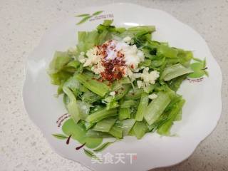 炝拌莙荙菜杆的做法步骤：4