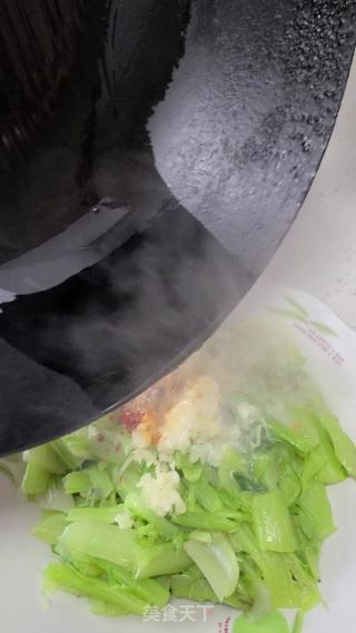 炝拌莙荙菜杆的做法步骤：5