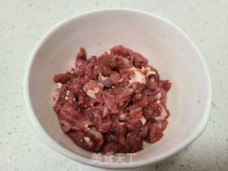 蒜苔炒牛肉丝的做法步骤：3