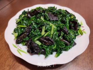 莙荙菜叶炒黑木耳的做法步骤：4