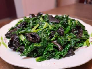 莙荙菜叶炒黑木耳的做法步骤：5