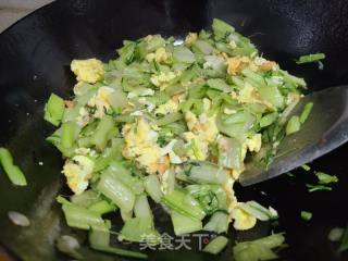 莙荙菜杆炒鸡蛋的做法步骤：4