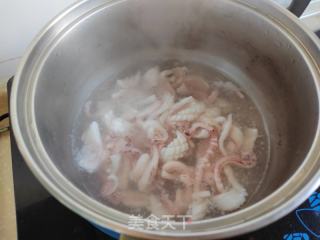 肉丝甜豆炒鱿鱼的做法步骤：3