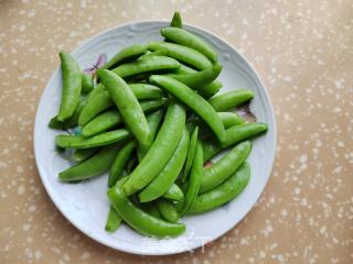 肉丝甜豆炒鱿鱼的做法步骤：4