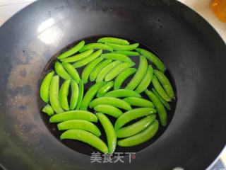 肉丝甜豆炒鱿鱼的做法步骤：5
