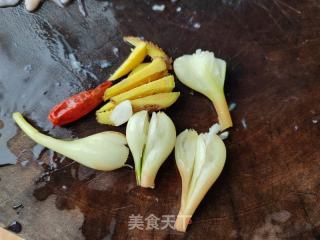 肉丝甜豆炒鱿鱼的做法步骤：6