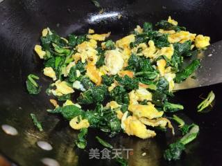 莙荙菜叶炒鸡蛋的做法步骤：3