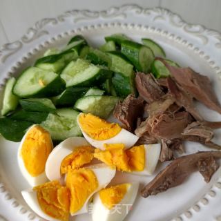 鸡蛋鸽肉拌黄瓜的做法步骤：8