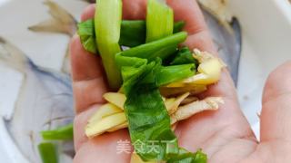 干煎鲳鱼的做法步骤：7