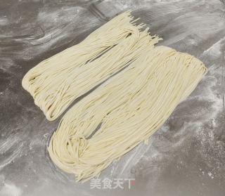 现压早餐鸡蛋面的做法步骤：7