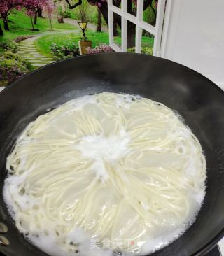 现压早餐鸡蛋面的做法步骤：8