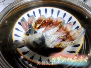 孔雀武昌鱼的做法步骤：2