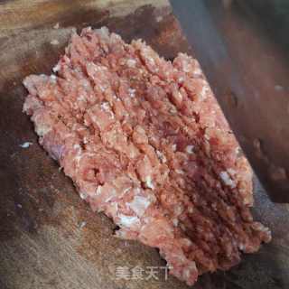 毛豆肉饼汤的做法步骤：2