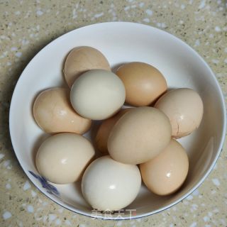 五香茶叶蛋的做法步骤：1