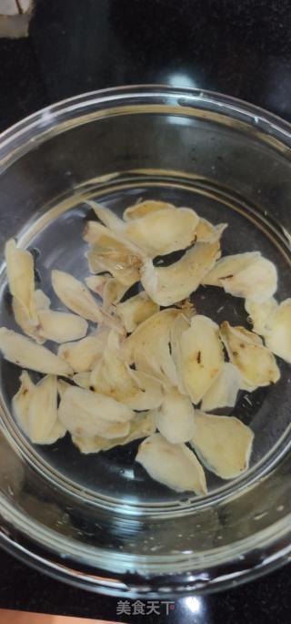 莲子百合红豆薏仁糖水的做法步骤：2