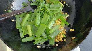 小葱炒黄豆的做法步骤：7