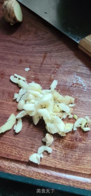 干煎带鱼的做法步骤：2