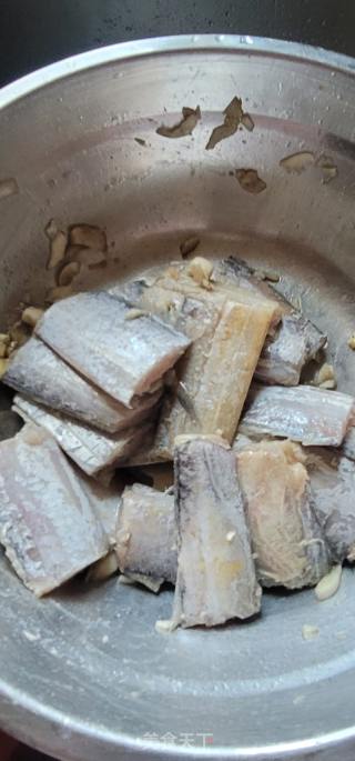 干煎带鱼的做法步骤：4