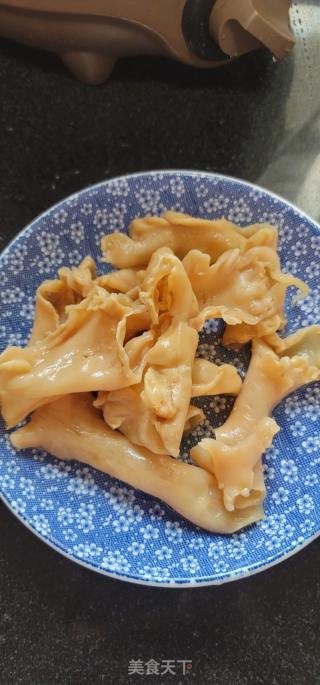 海椰皇花胶鸡汤的做法步骤：3