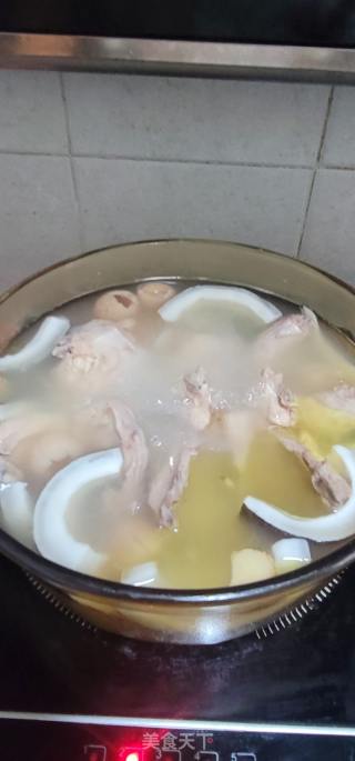 海椰皇花胶鸡汤的做法步骤：7