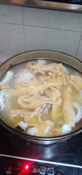 海椰皇花胶鸡汤的做法步骤：8