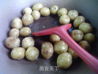 笋干菜烧小土豆的做法步骤：4