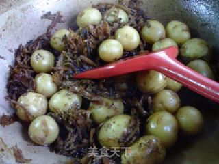 笋干菜烧小土豆的做法步骤：11