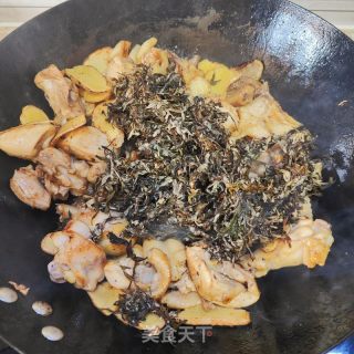 艾草焖鸡的做法步骤：11