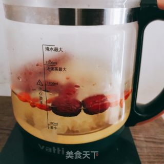 红枣银耳汤的做法步骤：2