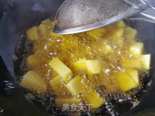 孜然土豆香肠的做法步骤：3