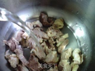 咖喱土豆牛腩的做法步骤：3